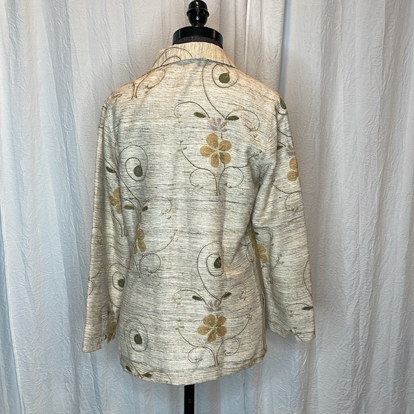 Chicos Design Vintage Enmbroidered 100% Silk Button Down Shirt Size XS/4 - Picture 5 of 6